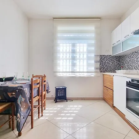 Le Doux Sejour 3 Bedroom 5 People Bathtub *